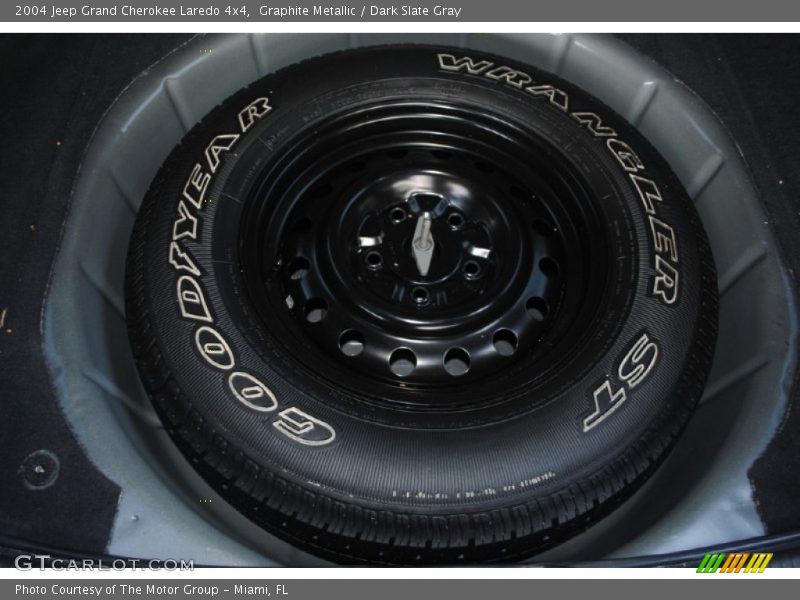 Graphite Metallic / Dark Slate Gray 2004 Jeep Grand Cherokee Laredo 4x4