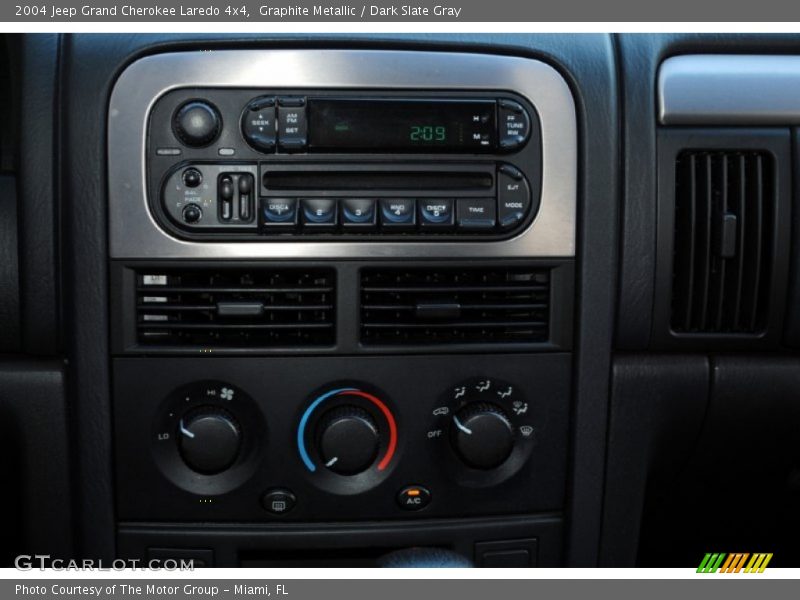 Graphite Metallic / Dark Slate Gray 2004 Jeep Grand Cherokee Laredo 4x4