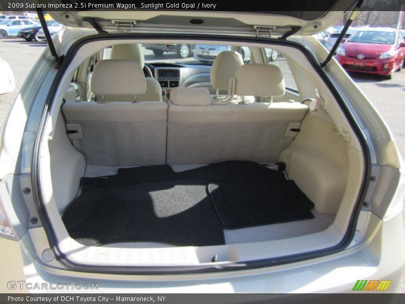 Sunlight Gold Opal / Ivory 2009 Subaru Impreza 2.5i Premium Wagon
