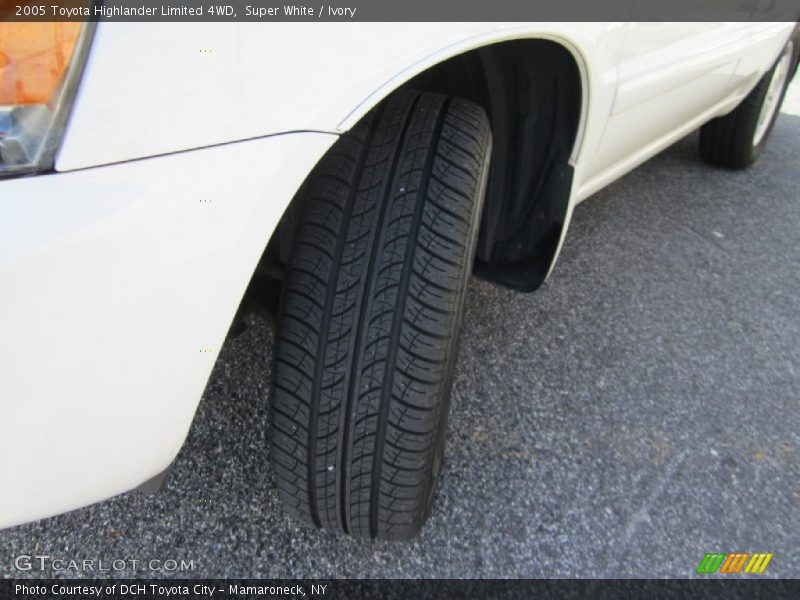Super White / Ivory 2005 Toyota Highlander Limited 4WD