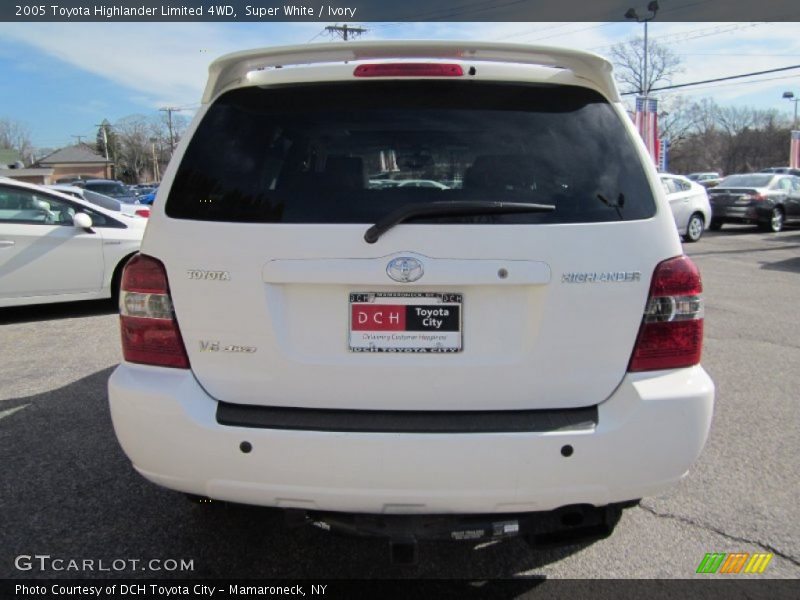 Super White / Ivory 2005 Toyota Highlander Limited 4WD