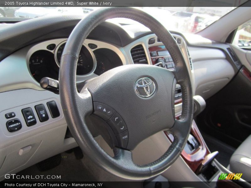 Super White / Ivory 2005 Toyota Highlander Limited 4WD