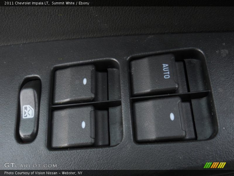 Summit White / Ebony 2011 Chevrolet Impala LT