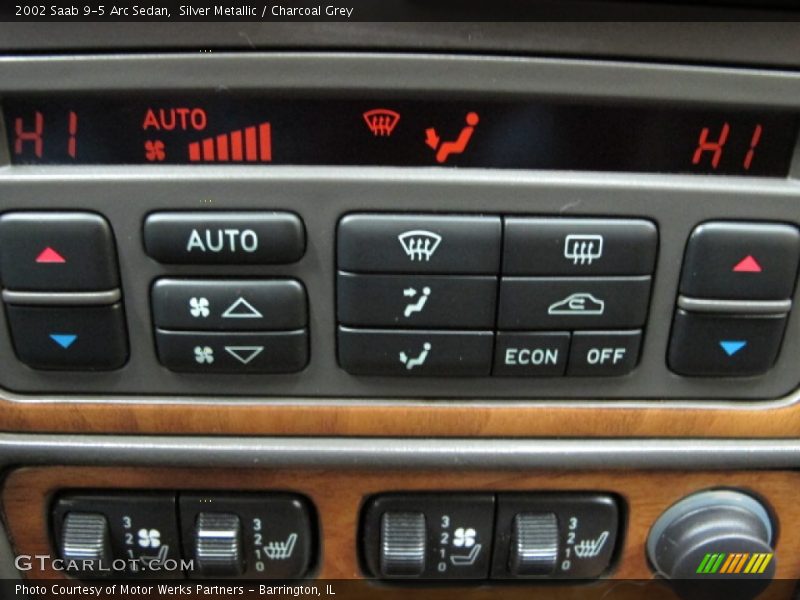 Controls of 2002 9-5 Arc Sedan