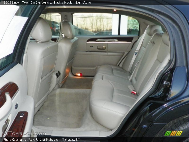  2008 Town Car Signature L Medium Light Stone Interior