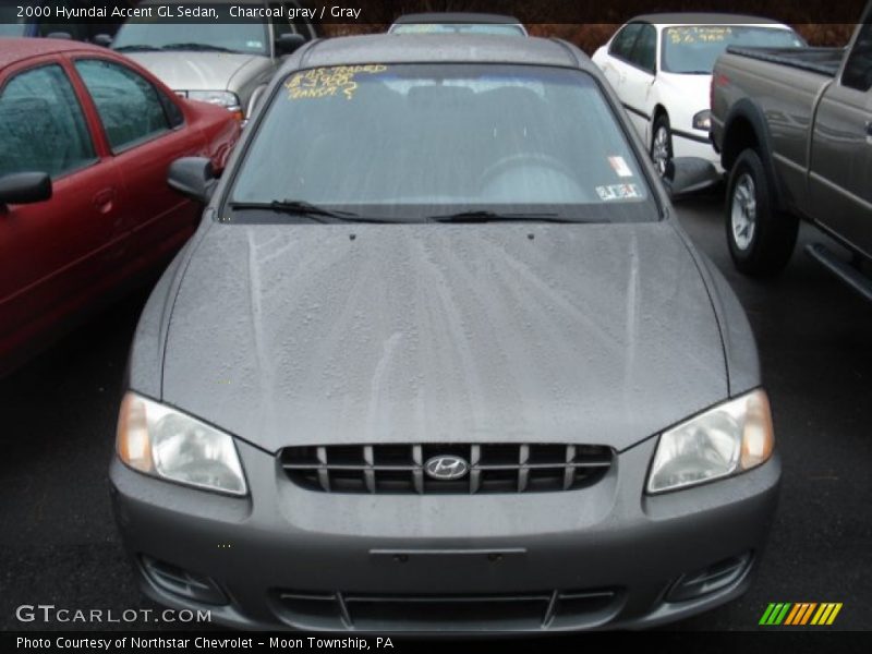 Charcoal gray / Gray 2000 Hyundai Accent GL Sedan