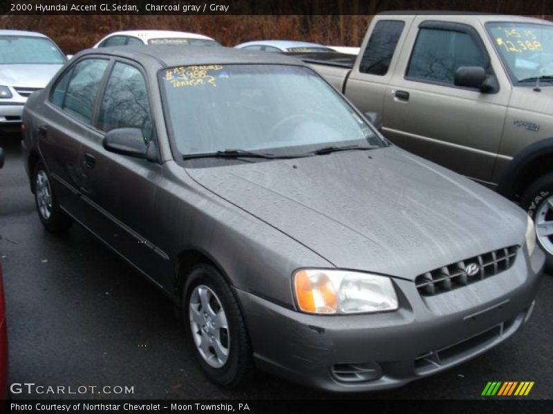 Charcoal gray / Gray 2000 Hyundai Accent GL Sedan