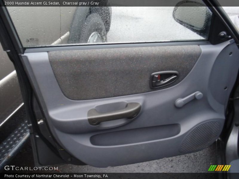 Charcoal gray / Gray 2000 Hyundai Accent GL Sedan