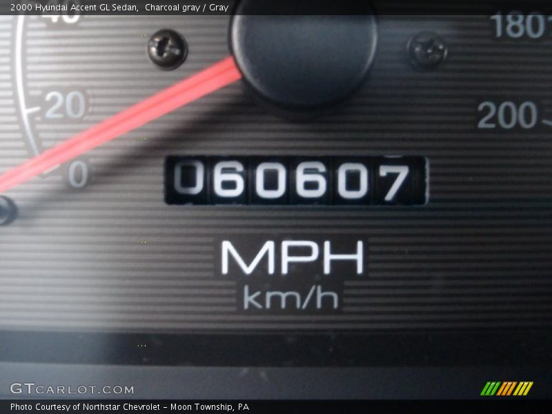 Charcoal gray / Gray 2000 Hyundai Accent GL Sedan