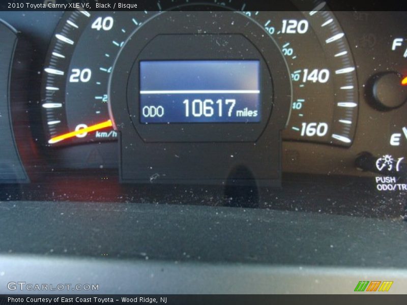 Black / Bisque 2010 Toyota Camry XLE V6