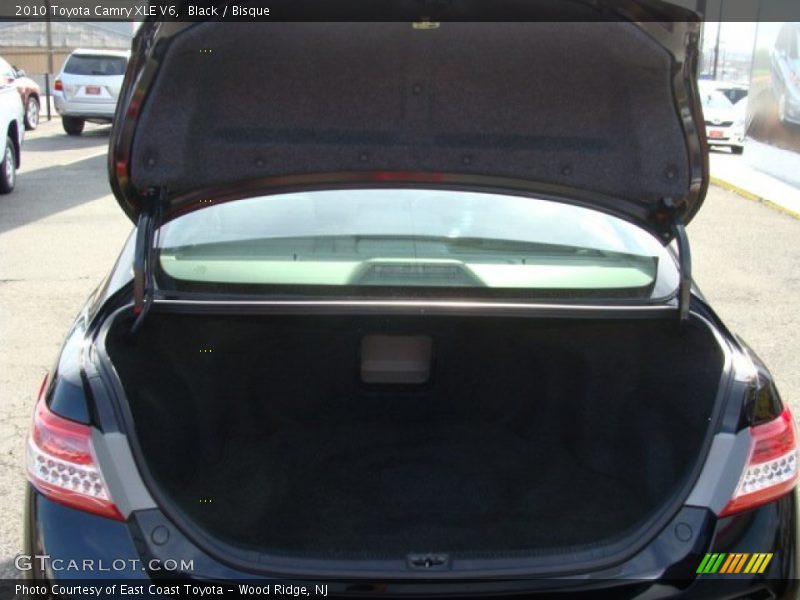 Black / Bisque 2010 Toyota Camry XLE V6