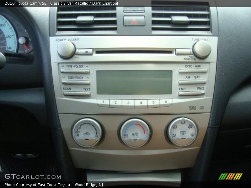 Classic Silver Metallic / Dark Charcoal 2010 Toyota Camry SE