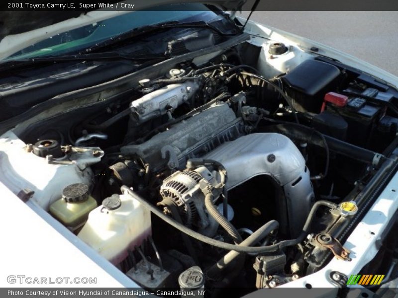 Super White / Gray 2001 Toyota Camry LE