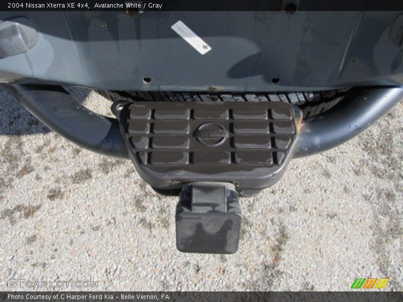 Avalanche White / Gray 2004 Nissan Xterra XE 4x4