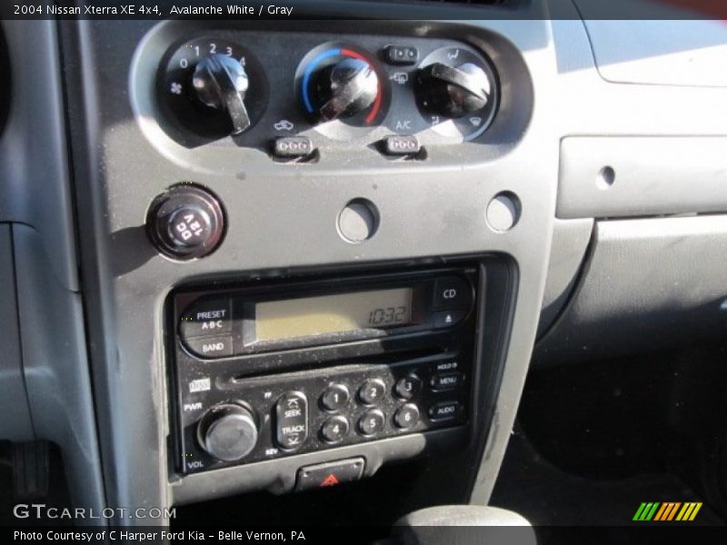 Avalanche White / Gray 2004 Nissan Xterra XE 4x4