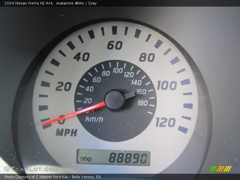 Avalanche White / Gray 2004 Nissan Xterra XE 4x4