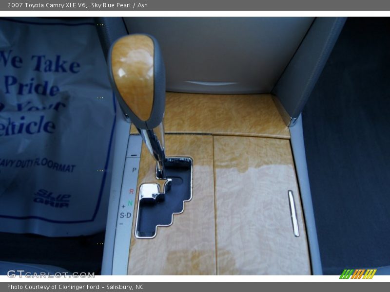 Sky Blue Pearl / Ash 2007 Toyota Camry XLE V6
