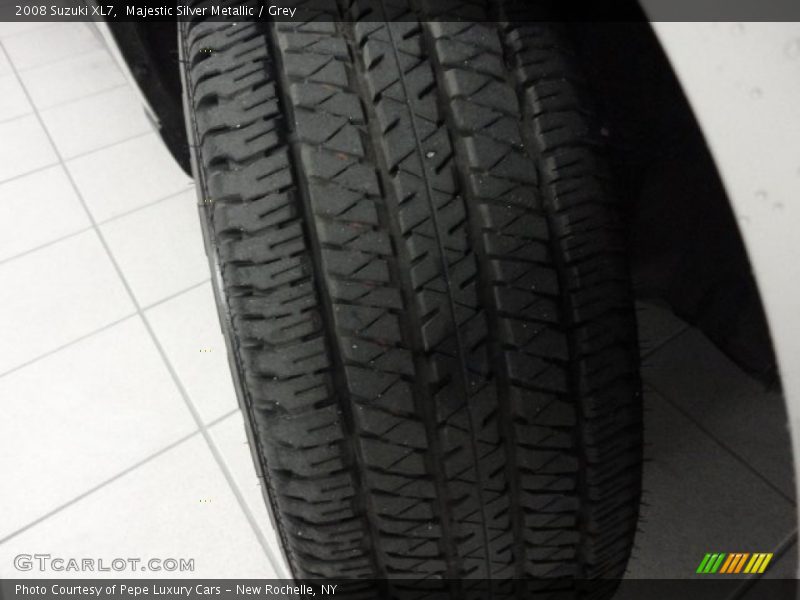 Majestic Silver Metallic / Grey 2008 Suzuki XL7