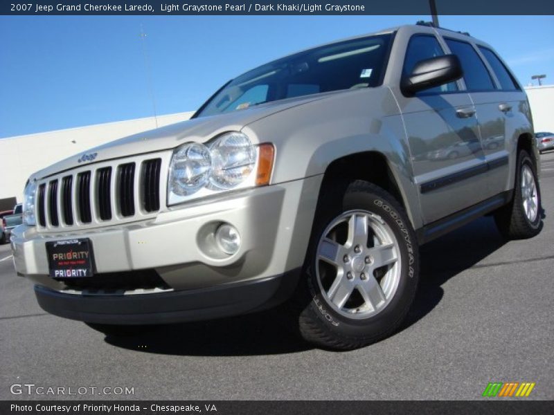 Light Graystone Pearl / Dark Khaki/Light Graystone 2007 Jeep Grand Cherokee Laredo