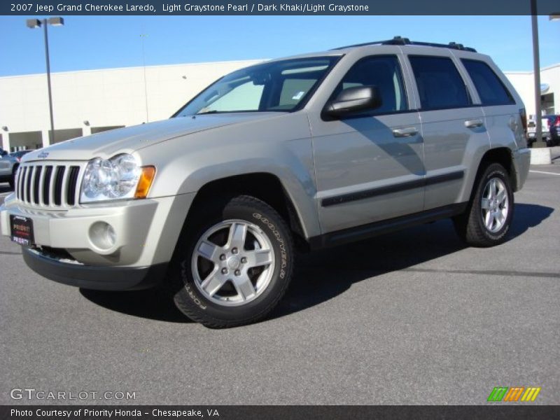 Light Graystone Pearl / Dark Khaki/Light Graystone 2007 Jeep Grand Cherokee Laredo