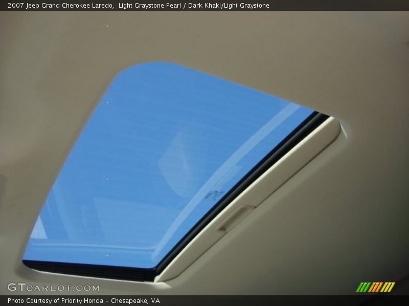 Light Graystone Pearl / Dark Khaki/Light Graystone 2007 Jeep Grand Cherokee Laredo