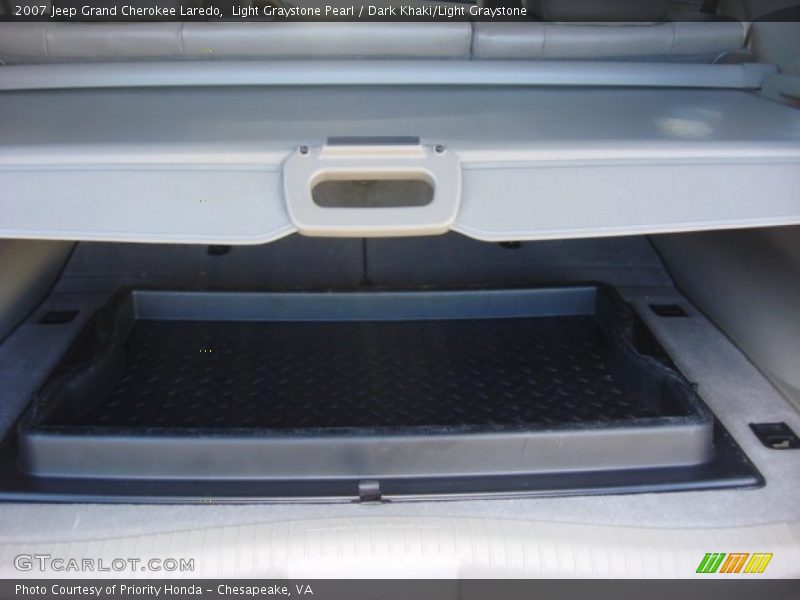 Light Graystone Pearl / Dark Khaki/Light Graystone 2007 Jeep Grand Cherokee Laredo
