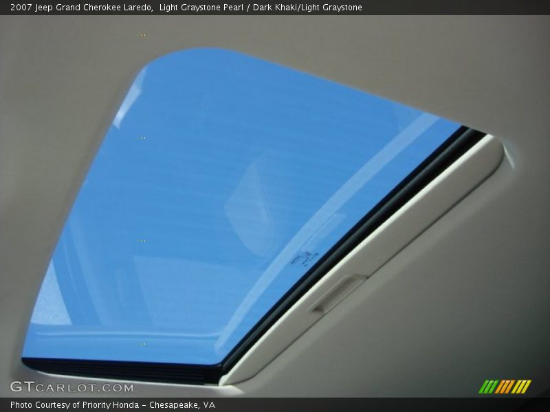 Light Graystone Pearl / Dark Khaki/Light Graystone 2007 Jeep Grand Cherokee Laredo