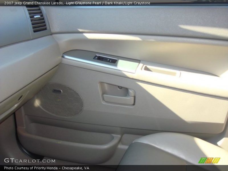 Light Graystone Pearl / Dark Khaki/Light Graystone 2007 Jeep Grand Cherokee Laredo