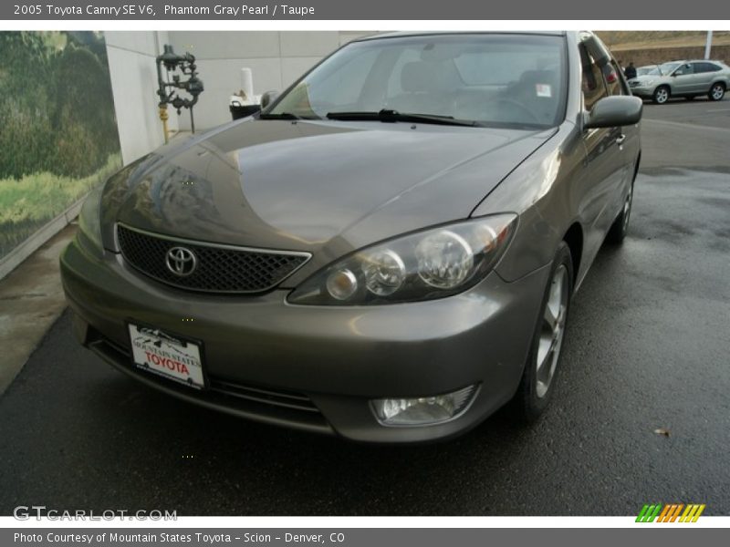 Phantom Gray Pearl / Taupe 2005 Toyota Camry SE V6