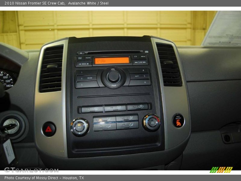 Avalanche White / Steel 2010 Nissan Frontier SE Crew Cab