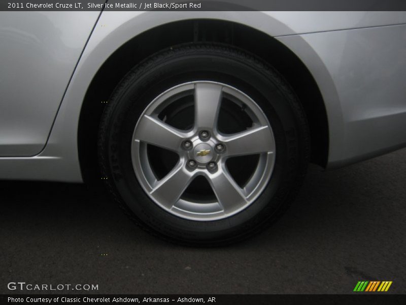 Silver Ice Metallic / Jet Black/Sport Red 2011 Chevrolet Cruze LT