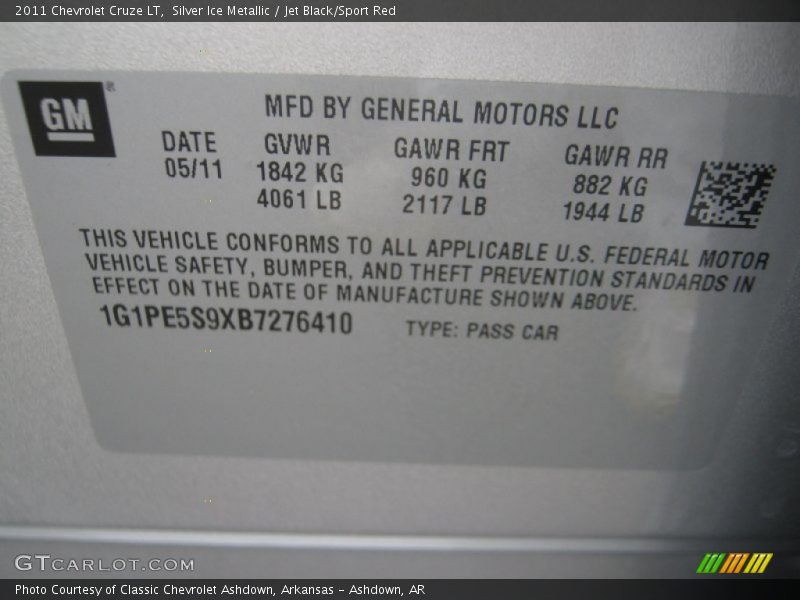 Silver Ice Metallic / Jet Black/Sport Red 2011 Chevrolet Cruze LT