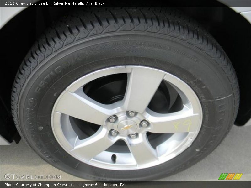 Silver Ice Metallic / Jet Black 2012 Chevrolet Cruze LT
