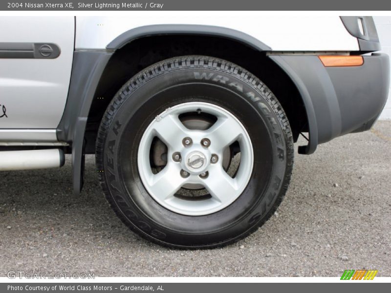 Silver Lightning Metallic / Gray 2004 Nissan Xterra XE