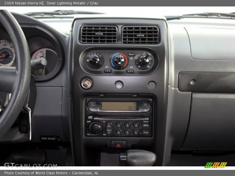 Silver Lightning Metallic / Gray 2004 Nissan Xterra XE