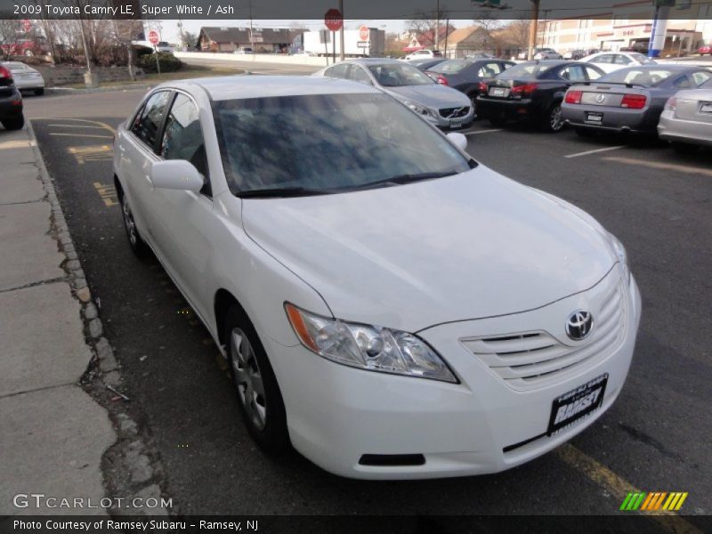 Super White / Ash 2009 Toyota Camry LE