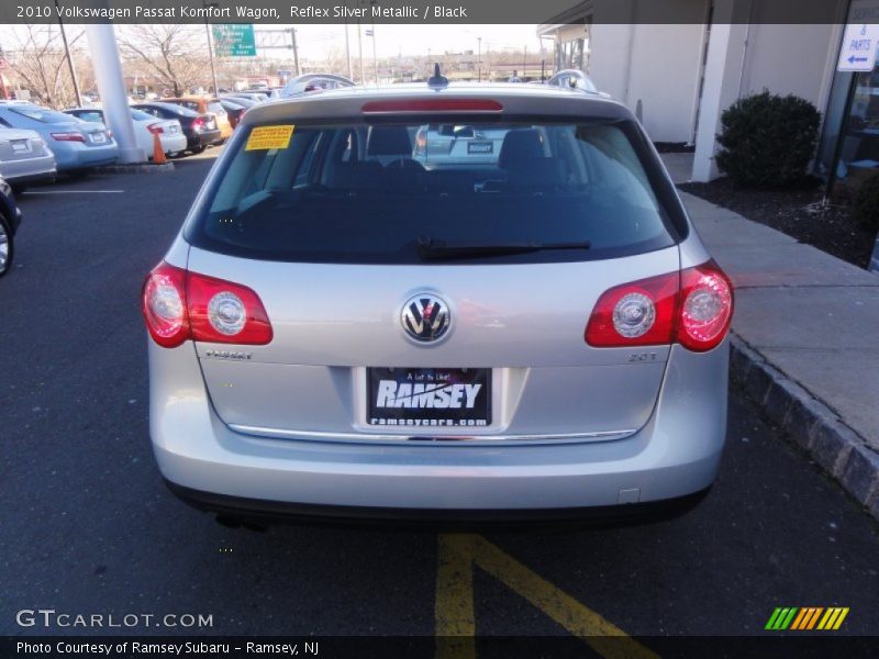 Reflex Silver Metallic / Black 2010 Volkswagen Passat Komfort Wagon