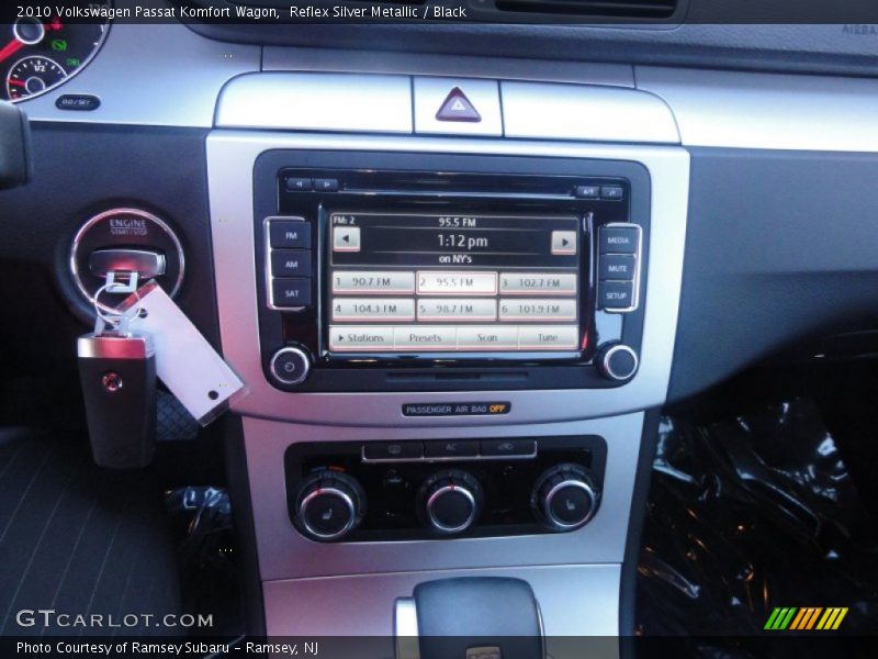 Reflex Silver Metallic / Black 2010 Volkswagen Passat Komfort Wagon