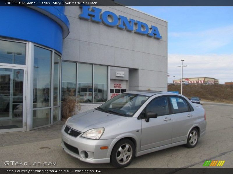 Silky Silver Metallic / Black 2005 Suzuki Aerio S Sedan