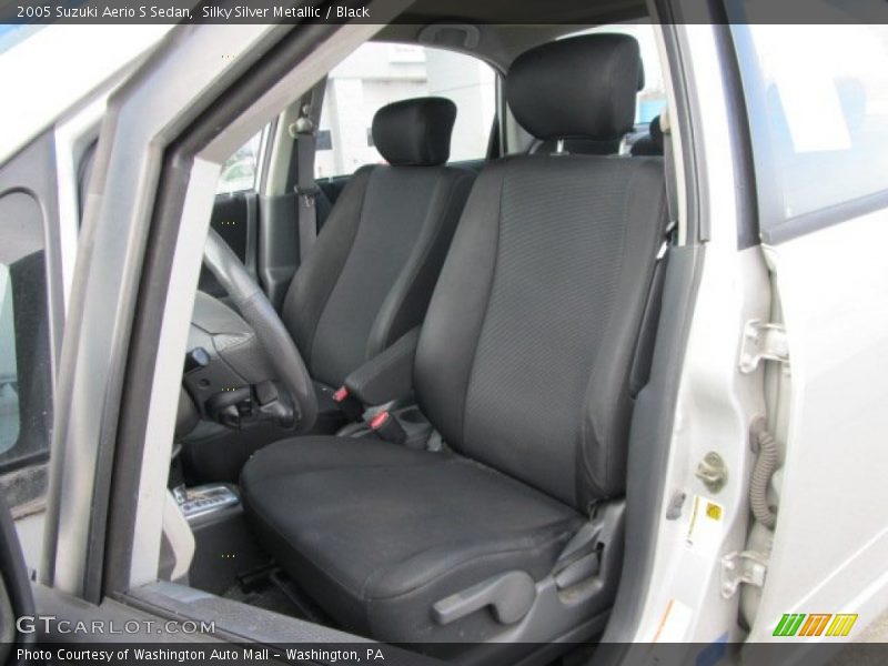 Silky Silver Metallic / Black 2005 Suzuki Aerio S Sedan