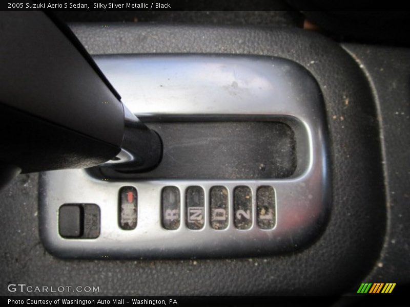 Silky Silver Metallic / Black 2005 Suzuki Aerio S Sedan
