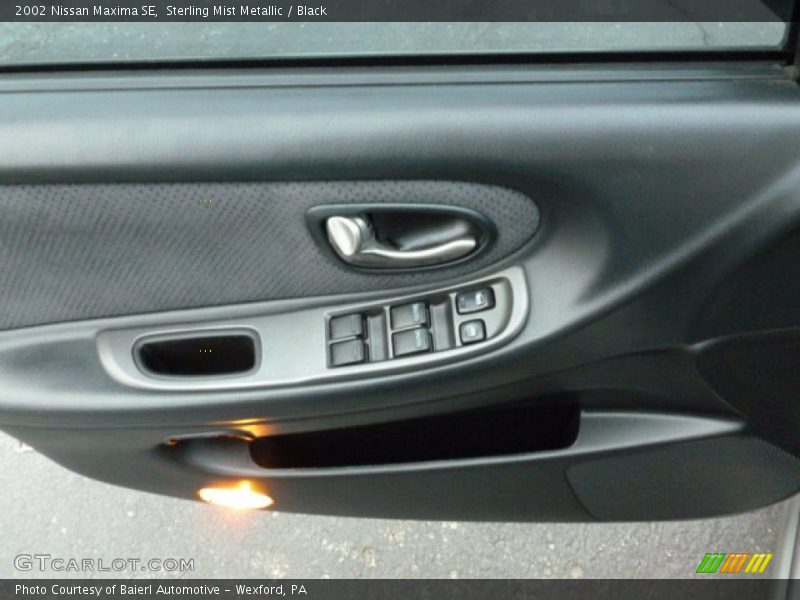 Sterling Mist Metallic / Black 2002 Nissan Maxima SE