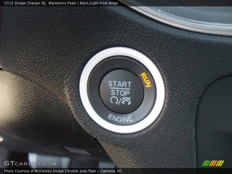 Blackberry Pearl / Black/Light Frost Beige 2012 Dodge Charger SE