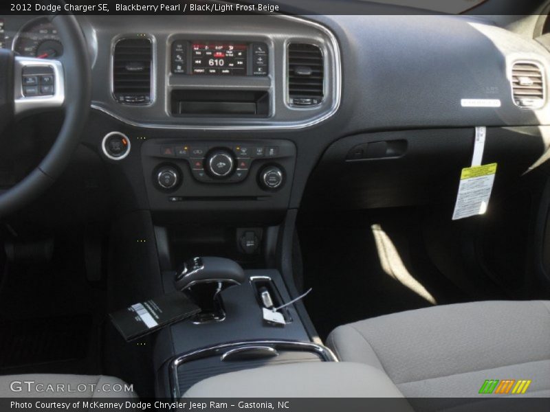 Blackberry Pearl / Black/Light Frost Beige 2012 Dodge Charger SE