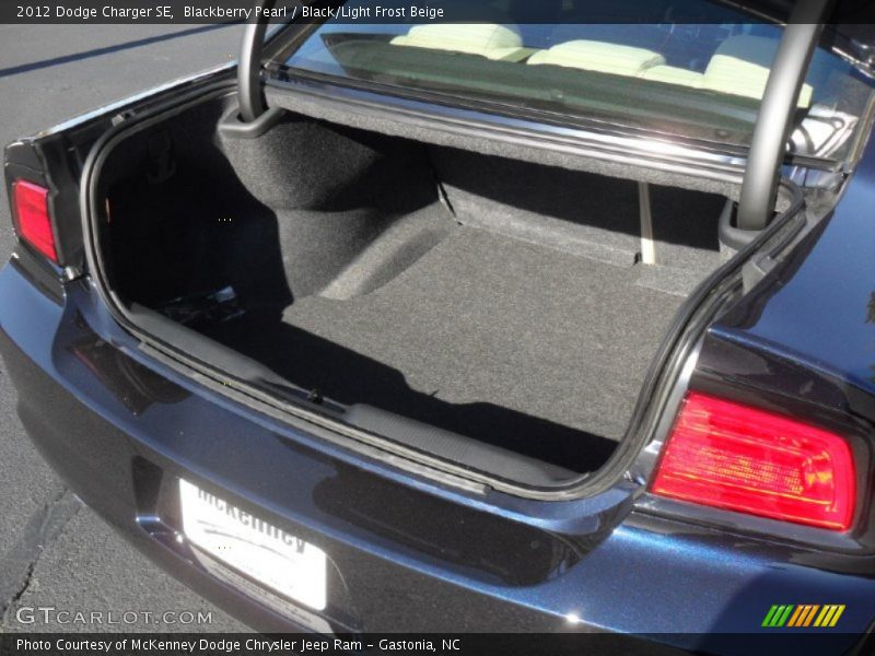 Blackberry Pearl / Black/Light Frost Beige 2012 Dodge Charger SE