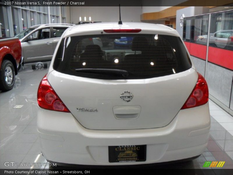 Fresh Powder / Charcoal 2007 Nissan Versa S