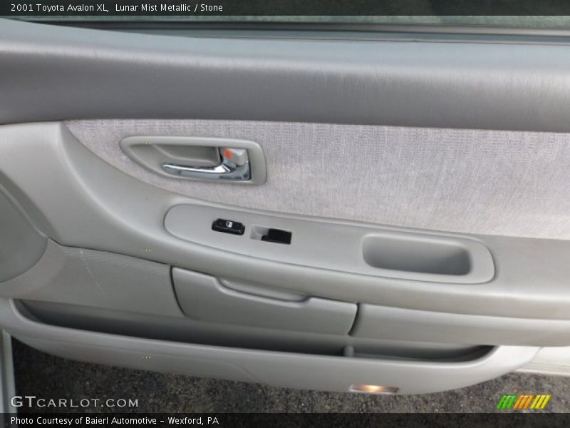 Lunar Mist Metallic / Stone 2001 Toyota Avalon XL