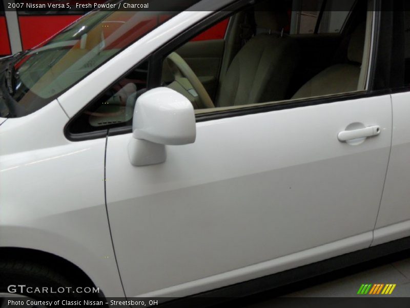 Fresh Powder / Charcoal 2007 Nissan Versa S