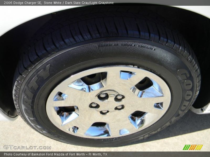 Stone White / Dark Slate Gray/Light Graystone 2006 Dodge Charger SE