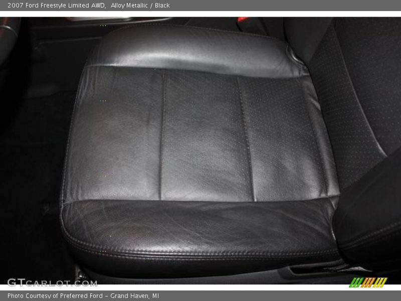 Alloy Metallic / Black 2007 Ford Freestyle Limited AWD